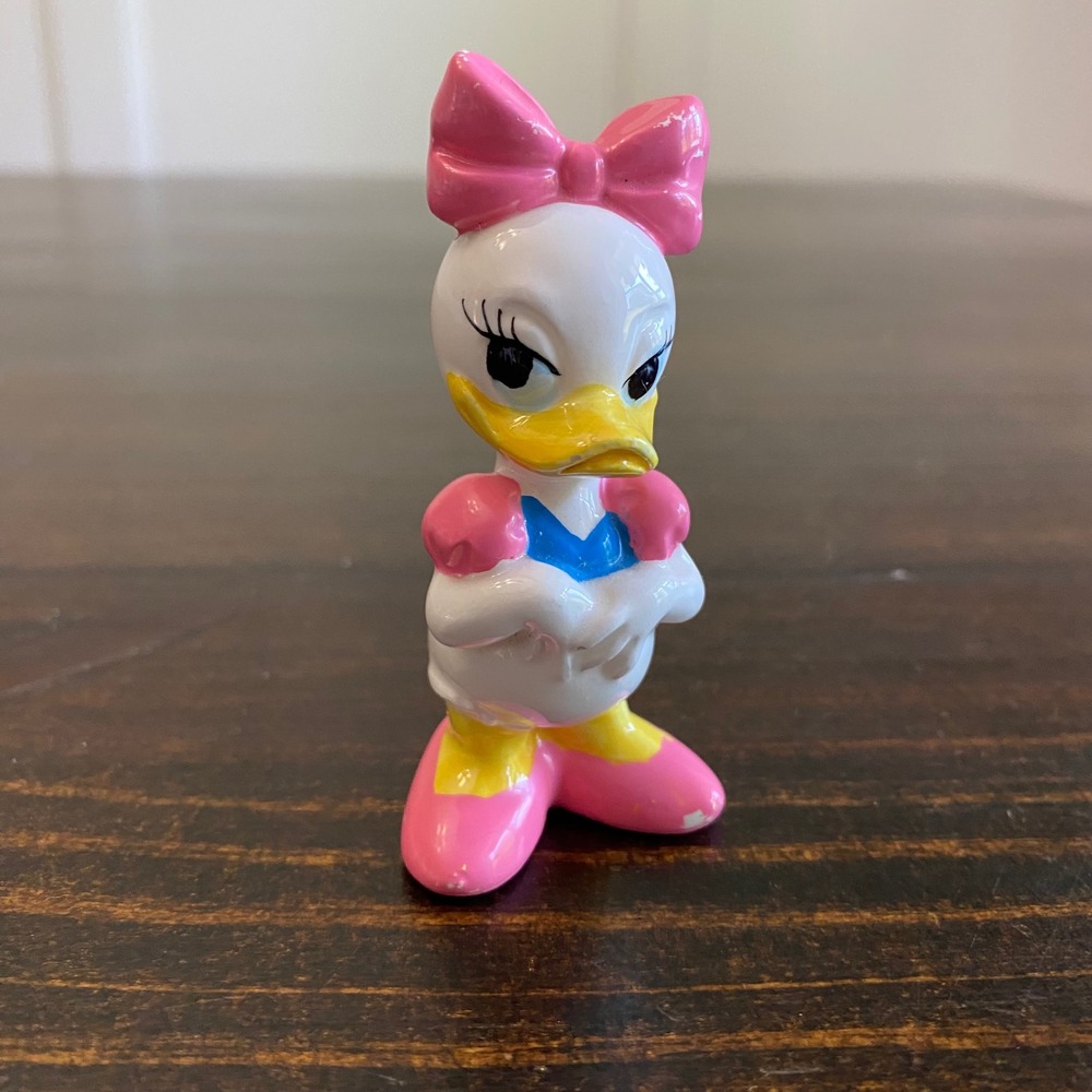Vintage Daisy Duck‎ Ceramic Figurine Walt Disney Productions Japan Pink 3 Inch